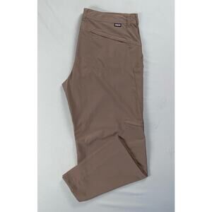 Patagonia 56419 Nylon/Poly Crop Cargo Hiking Pants. Brown, Women's 10. MINT!